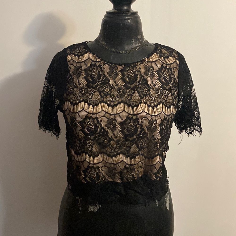HYFVE 2 piece skirt set black/cream lining, size M - Picture 2 of 6